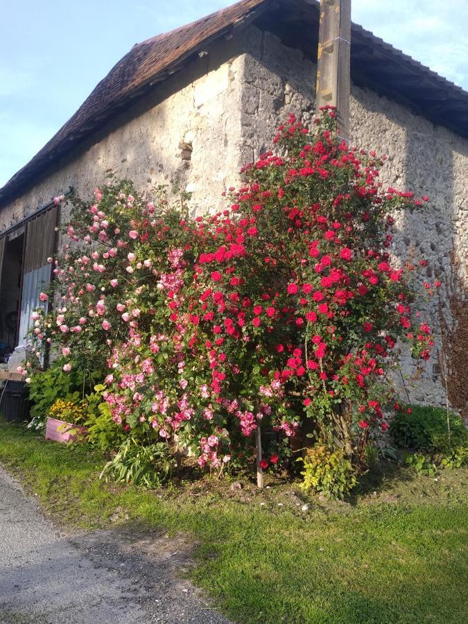Maison De Campagne A La Ferme Pillac Εξωτερικό φωτογραφία